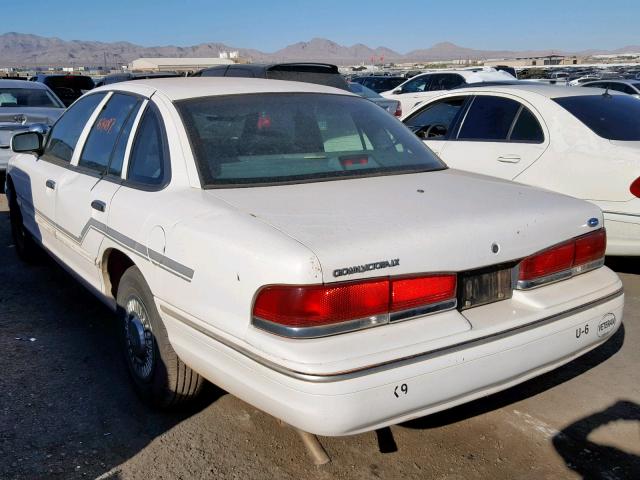 2FALP71W5VX124462 - 1997 FORD CROWN VICT WHITE photo 3