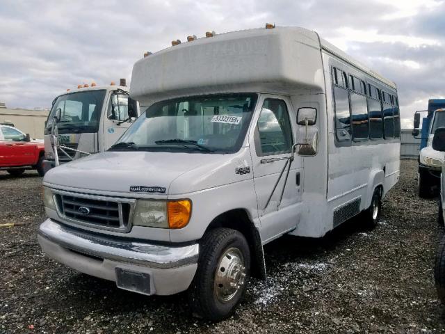 1FDXE45S13HB43283 - 2003 FORD E450 BUS WHITE photo 2