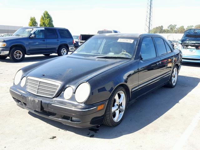 WDBJF65G5YA959541 - 2000 MERCEDES-BENZ E 320 BLACK photo 2