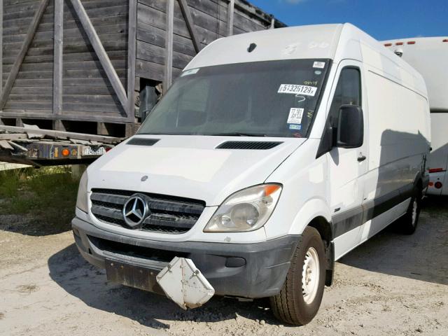 WD3PE8CB2B5595025 - 2011 MERCEDES-BENZ SPRINTER 2 WHITE photo 2