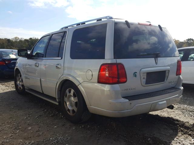 5LMFU27566LJ29002 - 2006 LINCOLN NAVIGATOR Biały zdjęcie 3