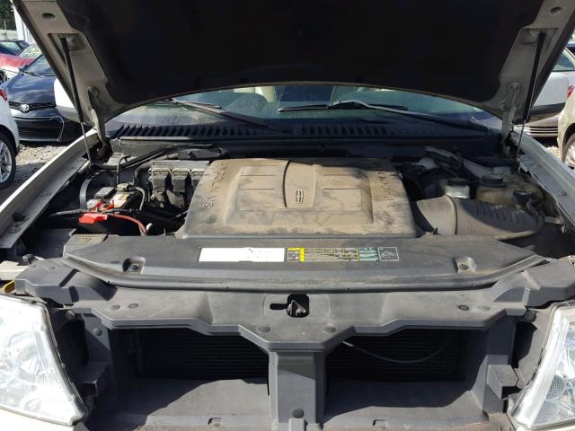 5LMFU27566LJ29002 - 2006 LINCOLN NAVIGATOR Biały zdjęcie 7