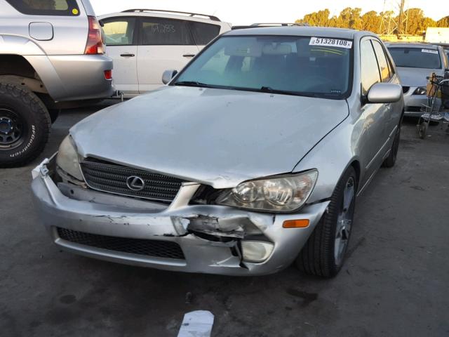 JTHBD192840089943 - 2004 LEXUS IS 300 SILVER photo 2