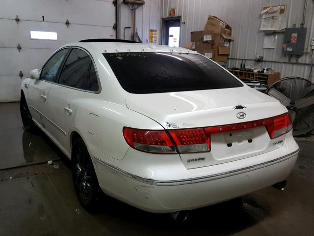 KMHFC46F77A192361 - 2007 HYUNDAI AZERA SE WHITE photo 3