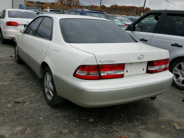 JT8BF28G9Y5096826 - 2000 LEXUS ES 300 WHITE photo 3