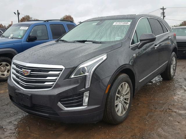 1GYKNDRSXJZ102757 - 2018 CADILLAC XT5 LUXURY GRAY photo 2