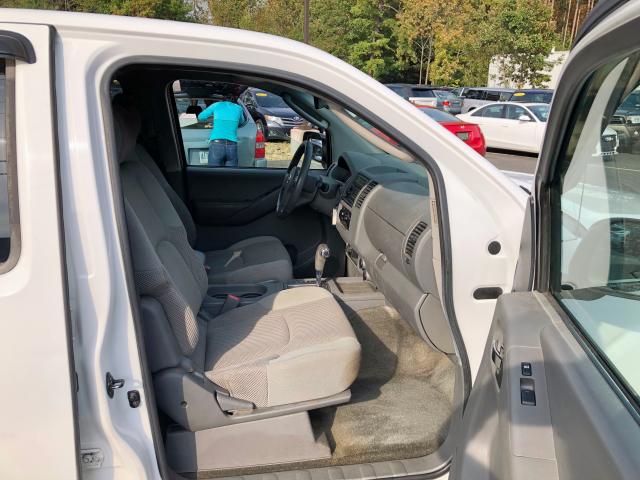 1N6AD07W25C438007 - 2005 NISSAN FRONTIER C WHITE photo 5