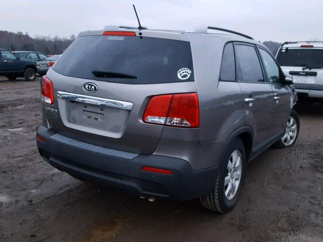 5XYKT3A68DG350108 - 2013 KIA SORENTO LX SILVER photo 4