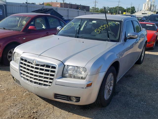 2C3CA4CD5AH114965 - 2010 CHRYSLER 300 TOURIN SILVER photo 2