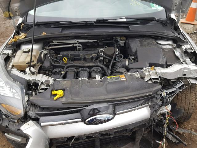 1FAHP3N22CL472154 - 2012 FORD FOCUS TITA SILVER photo 7