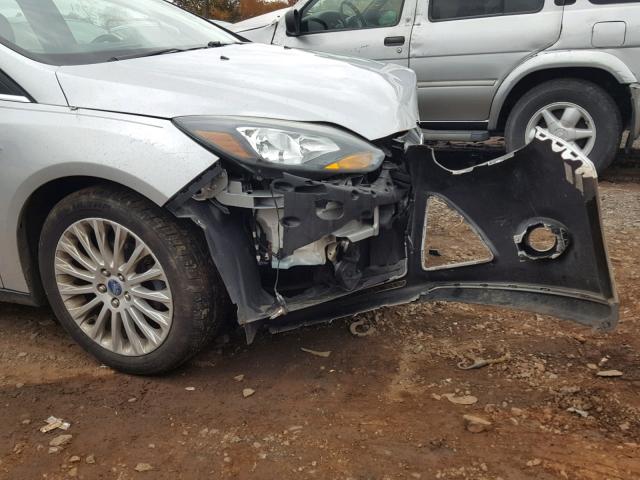 1FAHP3N22CL472154 - 2012 FORD FOCUS TITA SILVER photo 9