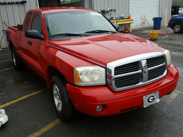 1D7HE42N45S209652 - 2005 DODGE DAKOTA SLT RED photo 1