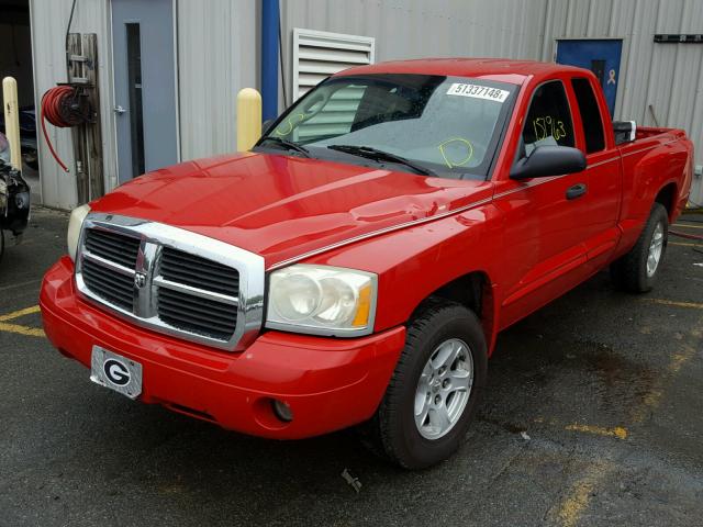 1D7HE42N45S209652 - 2005 DODGE DAKOTA SLT RED photo 2