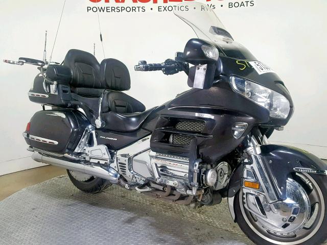 1HFSC47H8AA903646 - 2010 HONDA GL1800 BLACK photo 2