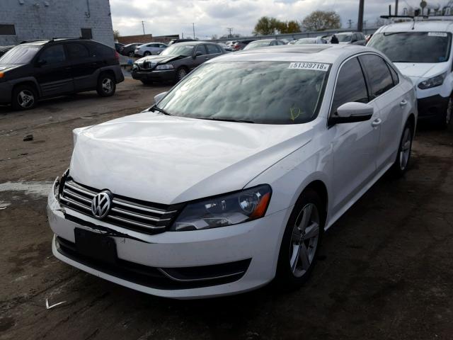 1VWBP7A35DC030392 - 2013 VOLKSWAGEN PASSAT SE WHITE photo 2