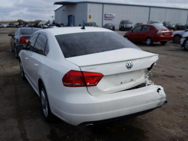 1VWBP7A35DC030392 - 2013 VOLKSWAGEN PASSAT SE WHITE photo 3