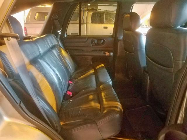 1GNDT13W012113815 - 2001 CHEVROLET BLAZER GOLD photo 4