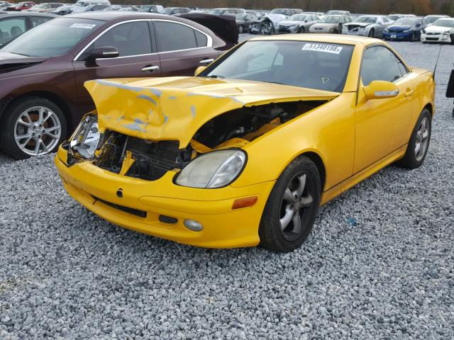 WDBKK65F53F283756 - 2003 MERCEDES-BENZ SLK 320 YELLOW photo 2