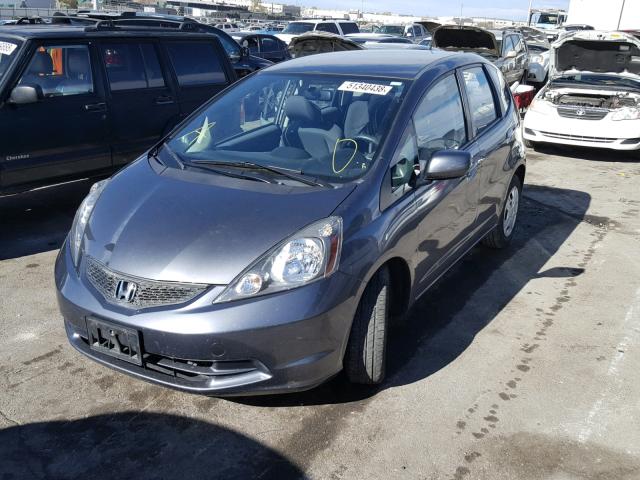 JHMGE8H32DC029919 - 2013 HONDA FIT GRAY photo 2