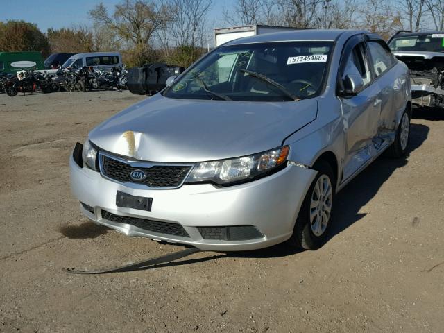 KNAFU4A22B5886721 - 2011 KIA FORTE EX SILVER photo 2