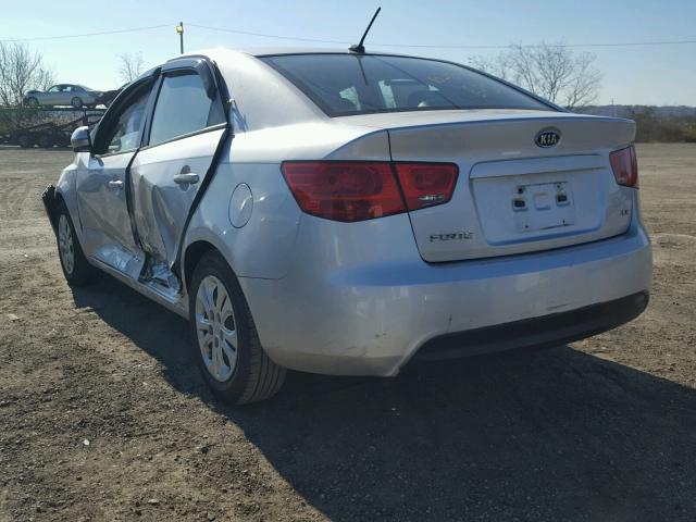 KNAFU4A22B5886721 - 2011 KIA FORTE EX SILVER photo 3