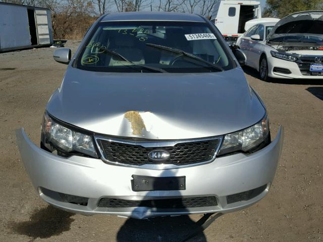 KNAFU4A22B5886721 - 2011 KIA FORTE EX SILVER photo 7