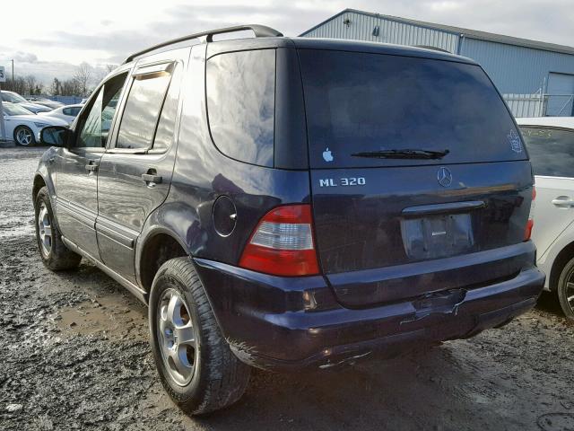 4JGAB54E12A332295 - 2002 MERCEDES-BENZ ML 320 BLUE photo 3