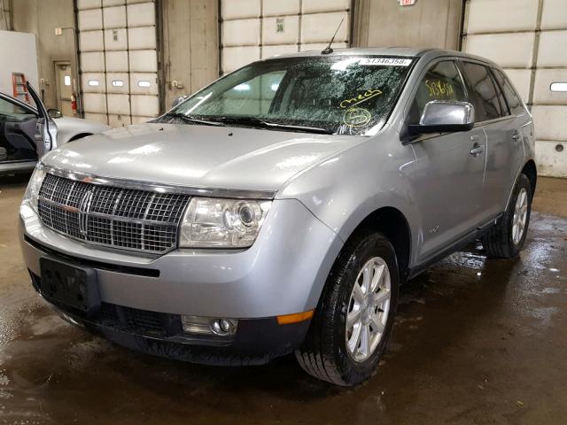 2LMDU68C47BJ29035 - 2007 LINCOLN MKX SILVER photo 2