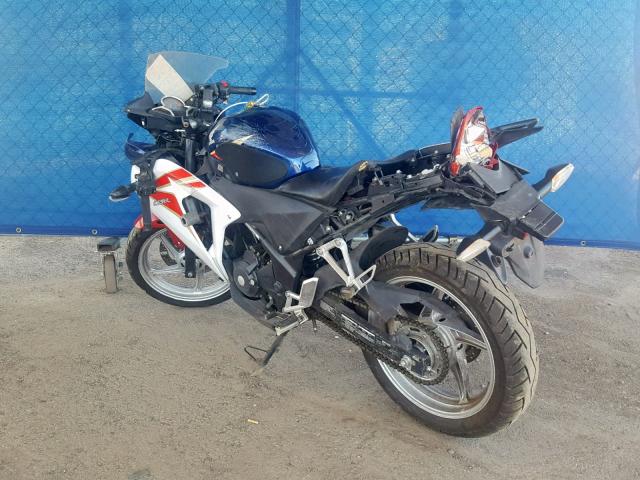 MLHMC4100C5200721 - 2012 HONDA CBR250 R TWO TONE photo 3