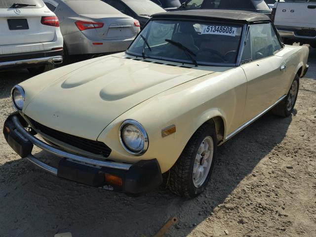 ZFAAS00B9C5000156 - 1982 FIAT 124 SPIDER YELLOW photo 2