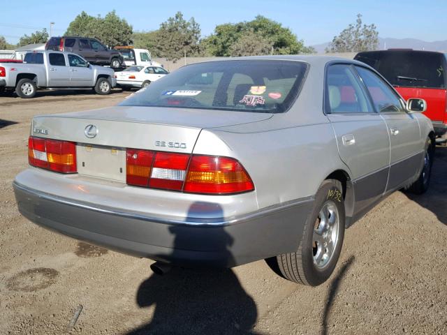 JT8BF22G8V0033279 - 1997 LEXUS ES 300 SILVER photo 4