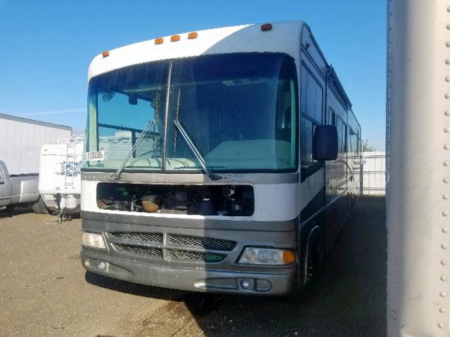 3FCMF53S4XJA33814 - 2000 FORD F550 WHITE photo 2