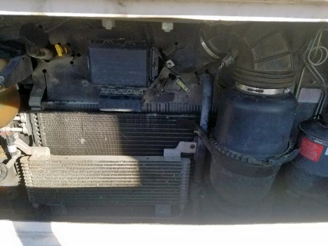 3FCMF53S4XJA33814 - 2000 FORD F550 WHITE photo 7