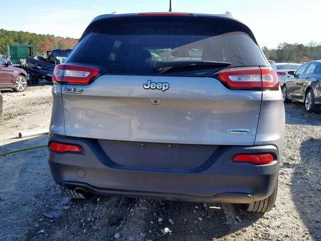 1C4PJLCB4JD510453 - 2018 JEEP CHEROKEE L SILVER photo 9