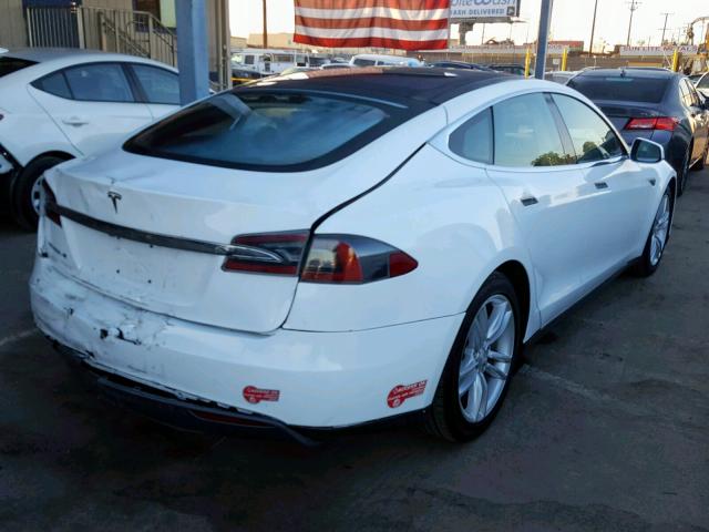 5YJSA1AC4DFP10532 - 2013 TESLA MODEL S WHITE photo 4