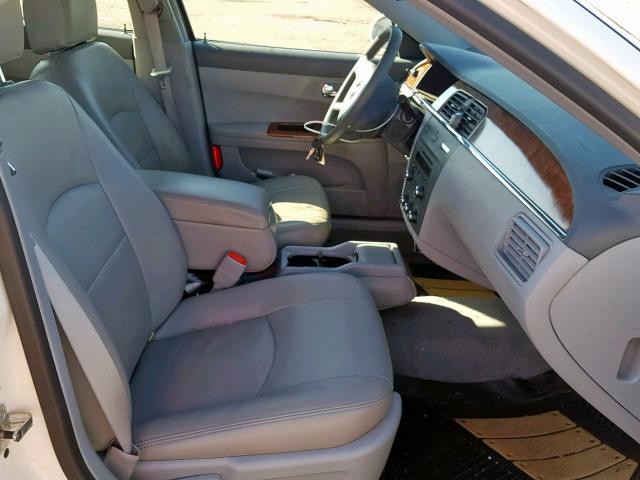 2G4WC582861251698 - 2006 BUICK LACROSSE C WHITE photo 5