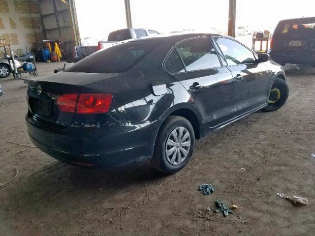 3VW2K7AJ9EM208348 - 2014 VOLKSWAGEN JETTA BASE BLACK photo 4