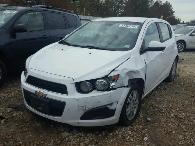 1G1JB6SH2C4133935 - 2012 CHEVROLET SONIC LS 白色 照片 2
