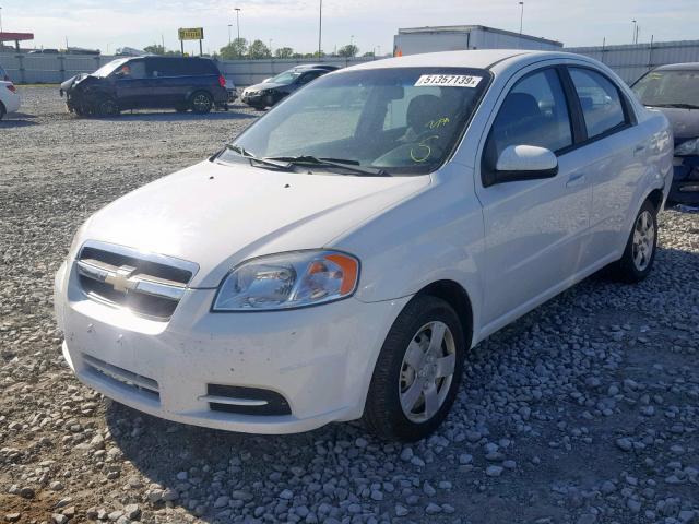 KL1TD5DE1AB115580 - 2010 CHEVROLET AVEO LS WHITE photo 2