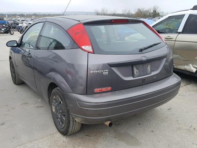 1FAHP31N86W257879 - 2006 FORD FOCUS ZX3 GRAY photo 3