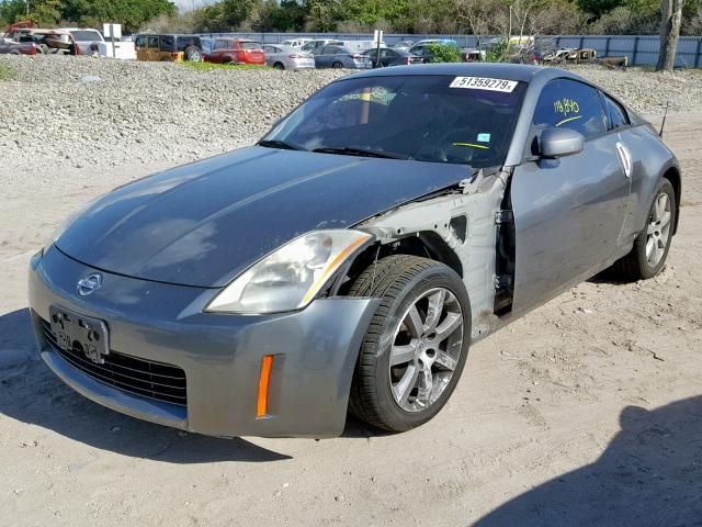 JN1AZ34E04T061213 - 2004 NISSAN 350Z COUPE GRAY photo 2