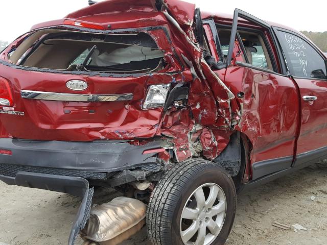 5XYKT3A11BG007612 - 2011 KIA SORENTO BA RED photo 9