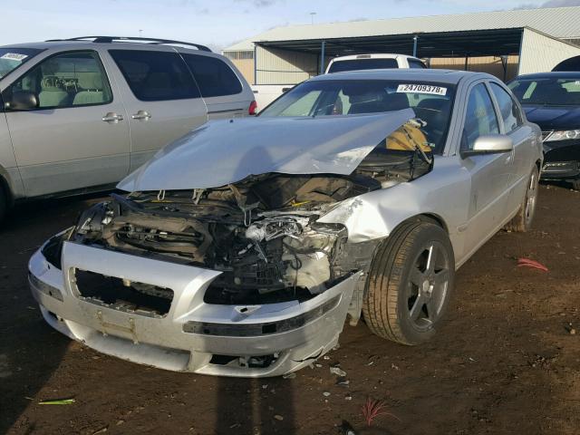 YV1RH527152462435 - 2005 VOLVO S60 R SILVER photo 2