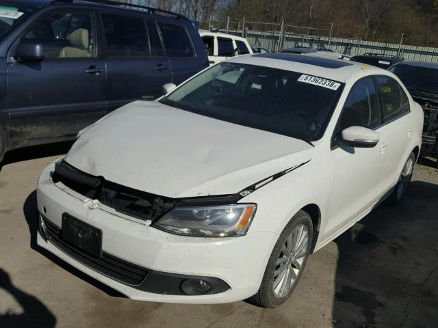 3VWLZ7AJ6BM308368 - 2011 VOLKSWAGEN JETTA SEL WHITE photo 2