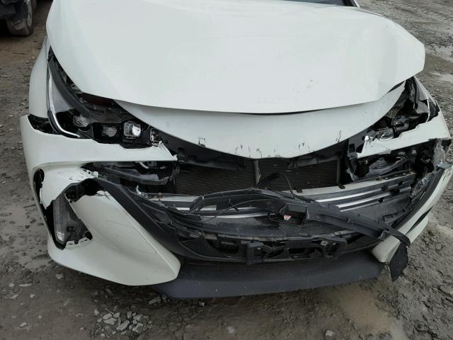 JTDKARFP9J3077903 - 2018 TOYOTA PRIUS PRIM 白色 照片 9