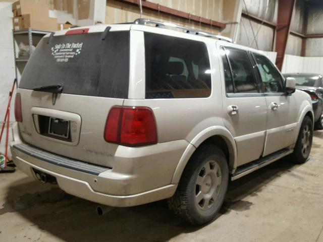 5LMFU285X6LJ20561 - 2006 LINCOLN NAVIGATOR 白色 照片 4