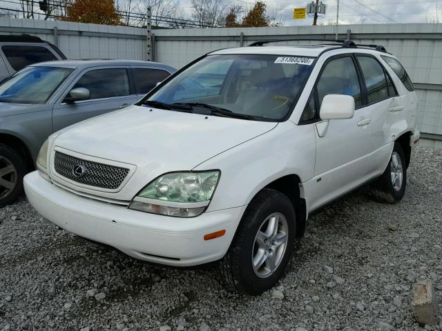 JTJHF10U420266986 - 2002 LEXUS RX 300 WHITE photo 2