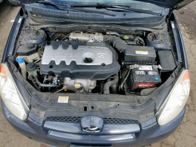 KMHCM36C67U038559 - 2007 HYUNDAI ACCENT GS GRAY photo 7