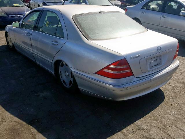 WDBNG75J2YA067070 - 2000 MERCEDES-BENZ S 500 SILVER photo 3