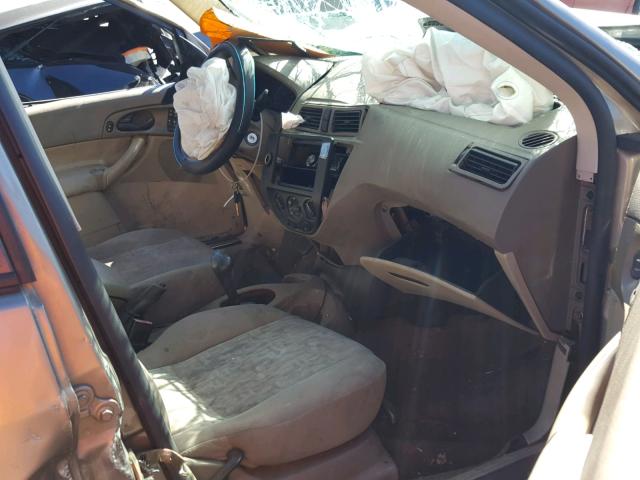 1FAFP34N05W114975 - 2005 FORD FOCUS ZX4 BROWN photo 5